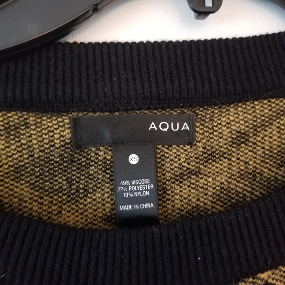 AQUA Balloon Sleeve Plaid Sweater - Picture 7 of 7